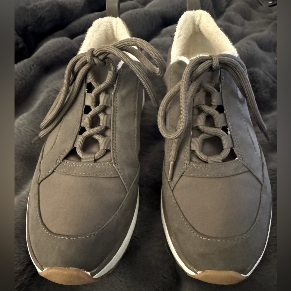 Nordstrom Rack Sneakers Size 7.5. Only worn a few times.  Great condition!